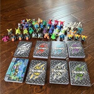 (SOLD) Dragamonz Collectible Figure Set + cards
